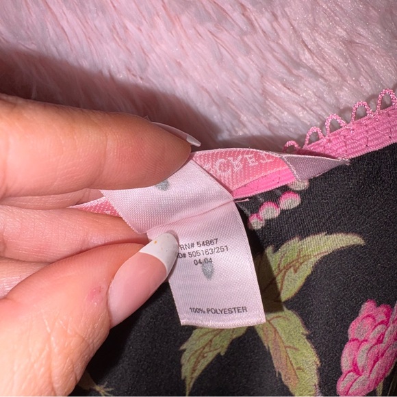 Y2K Victoria’s Secret pink and black floral slip - Picture 6 of 9